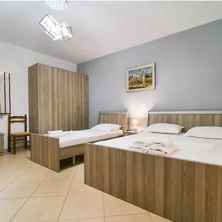 Sea Breeze Apartment Himare