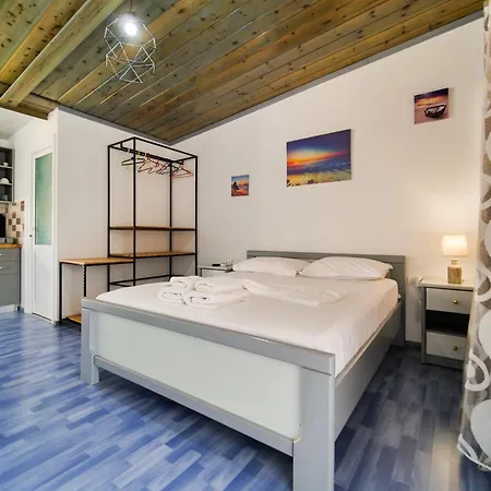 Apartment Sea Breeze