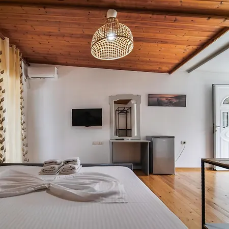 Sea Breeze Himare