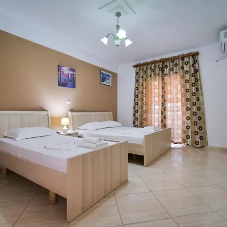 Sea Breeze Apartment *