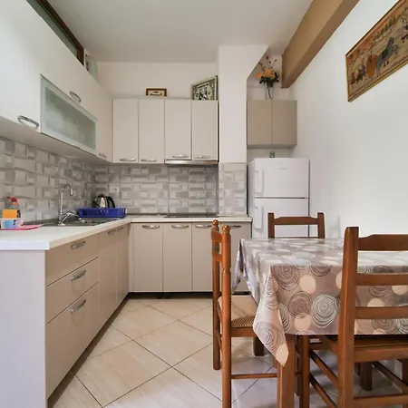 Sea Breeze Himare
