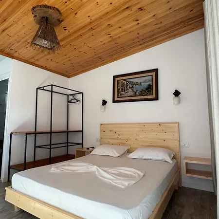 Sea Breeze Apartment Himare