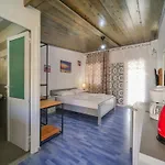 Apartment Sea Breeze *